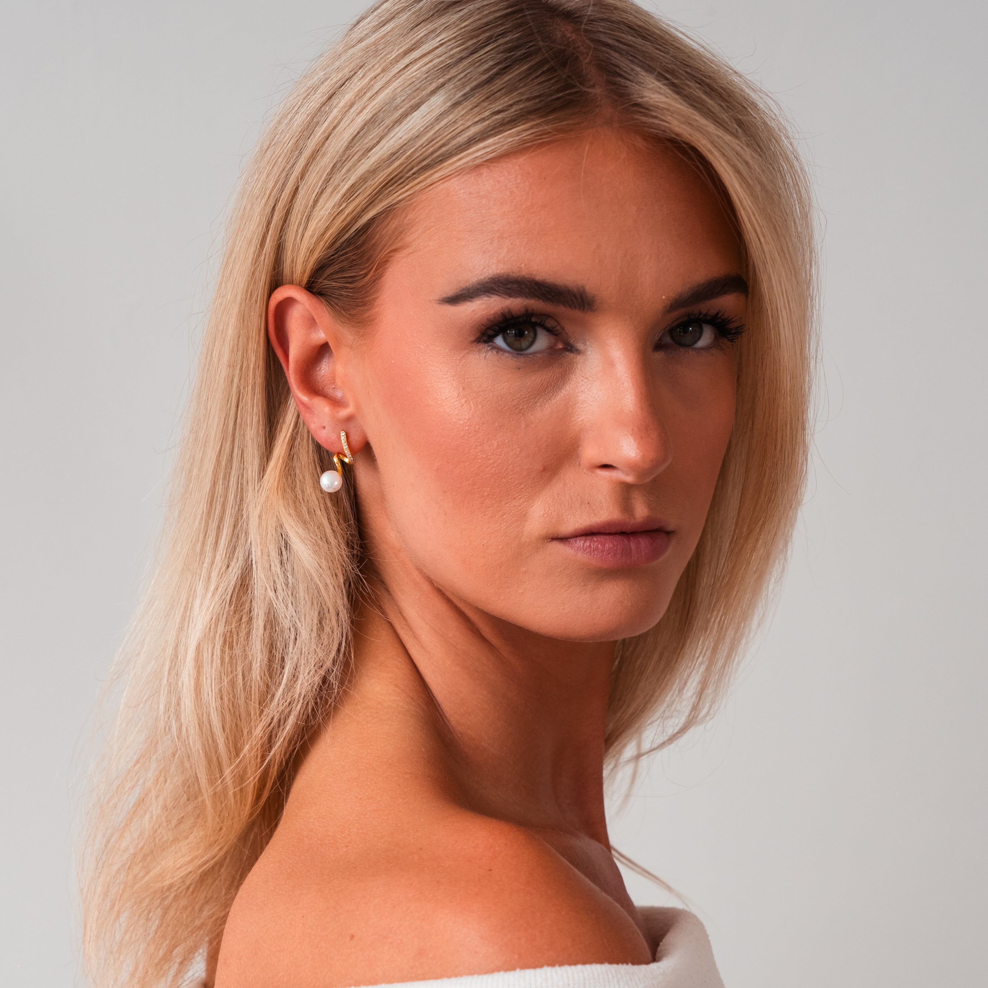 Tamara Pearl Earrings