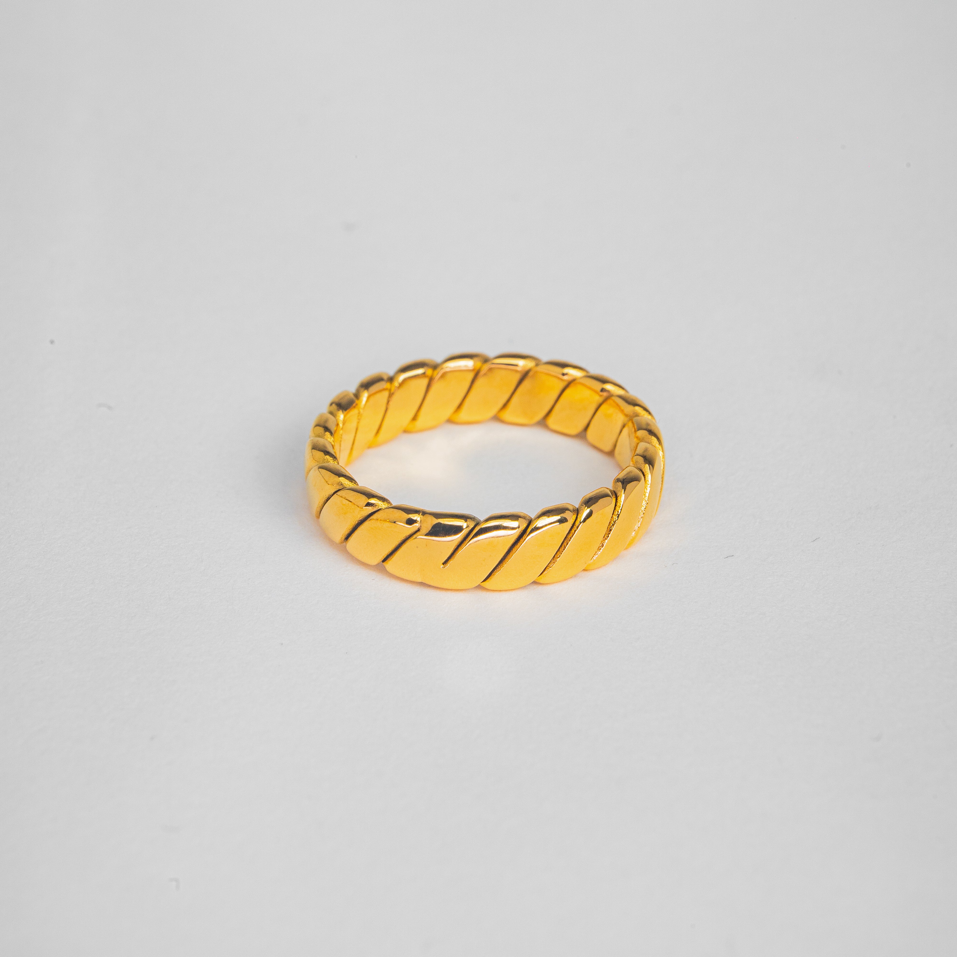 Aroa Gold Ring