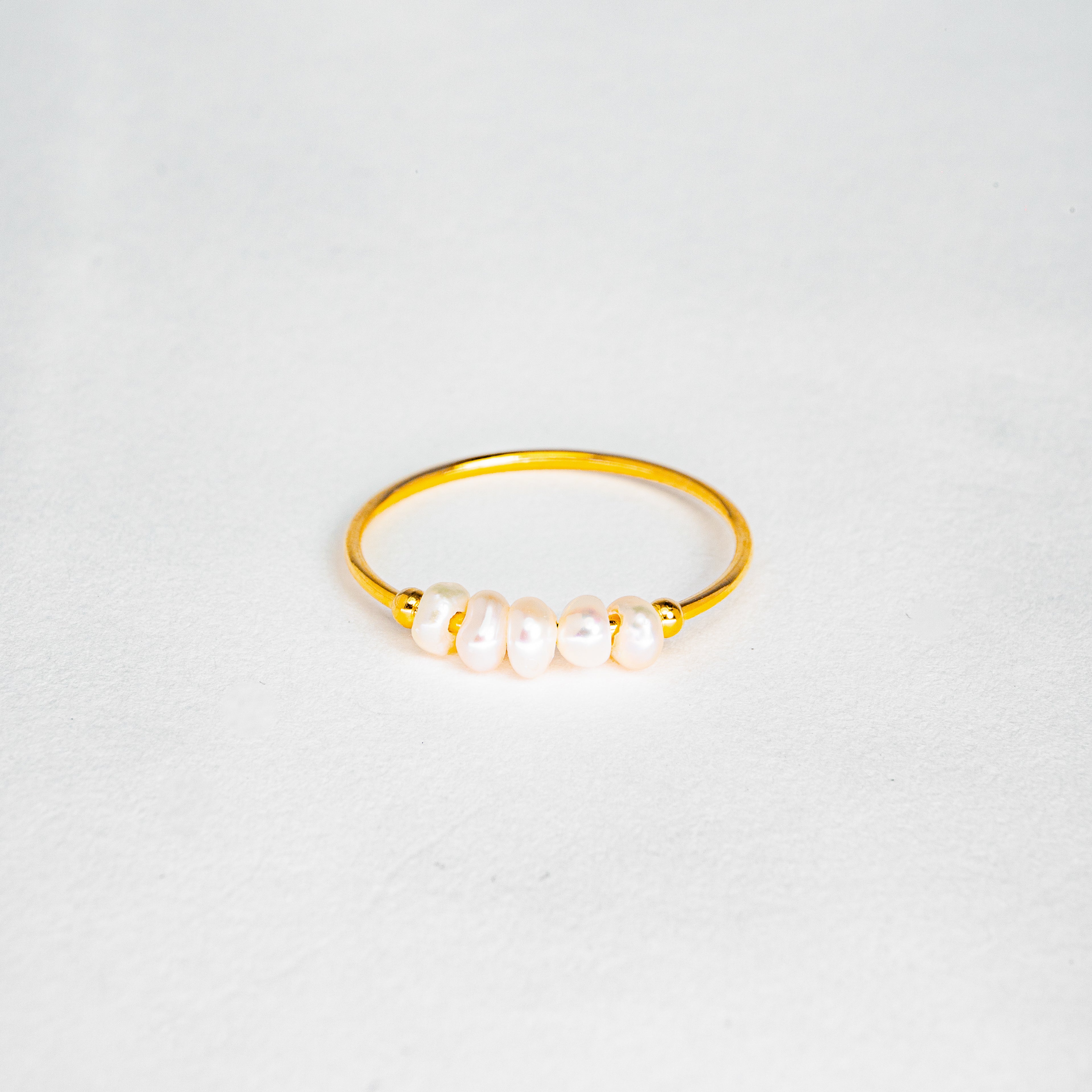 Mini Pearl Ring