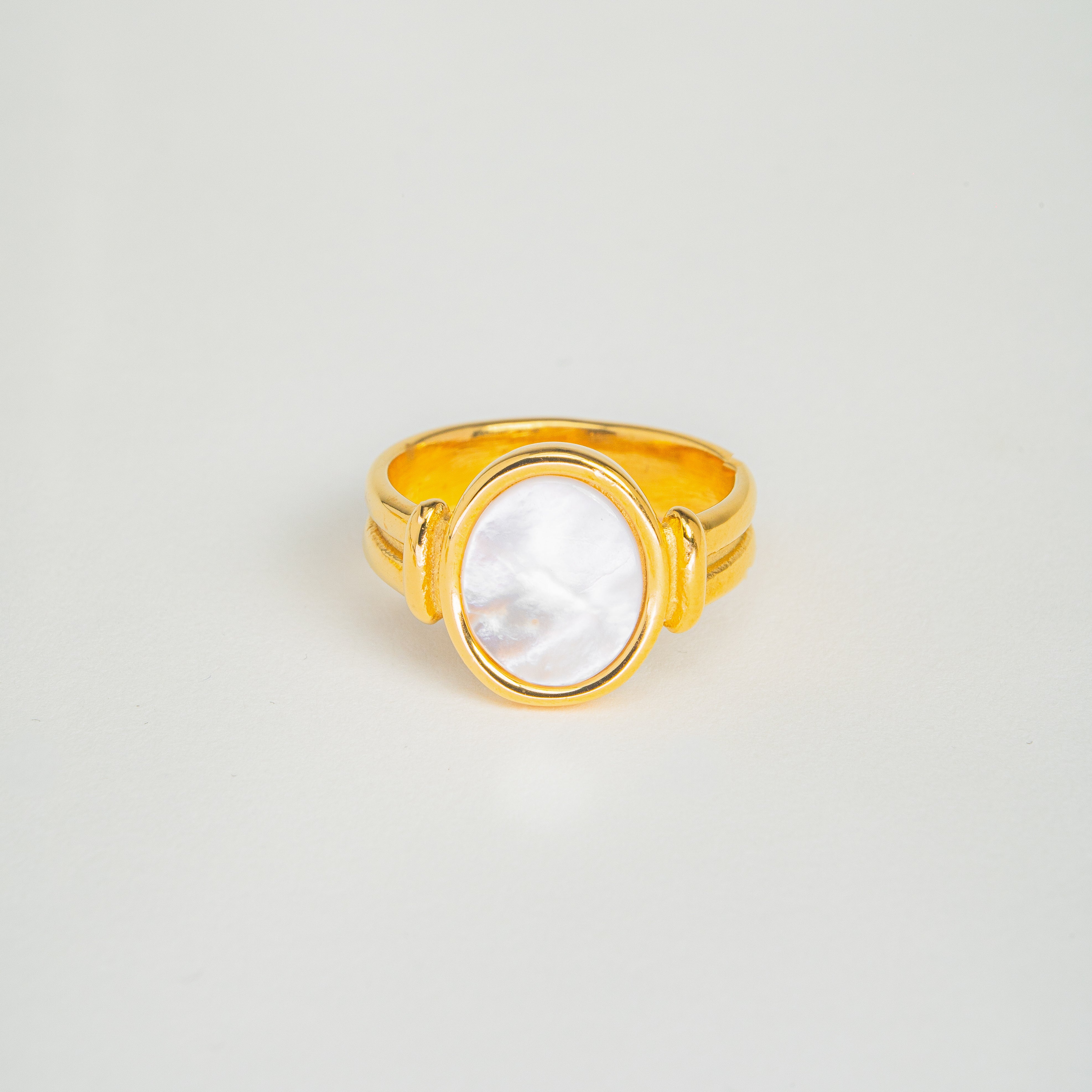Belle Shell Ring